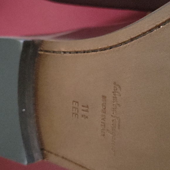 SALVATORE FERRAGAMO RICCARDO LEATHER LOAFER - Picture 2 of 7